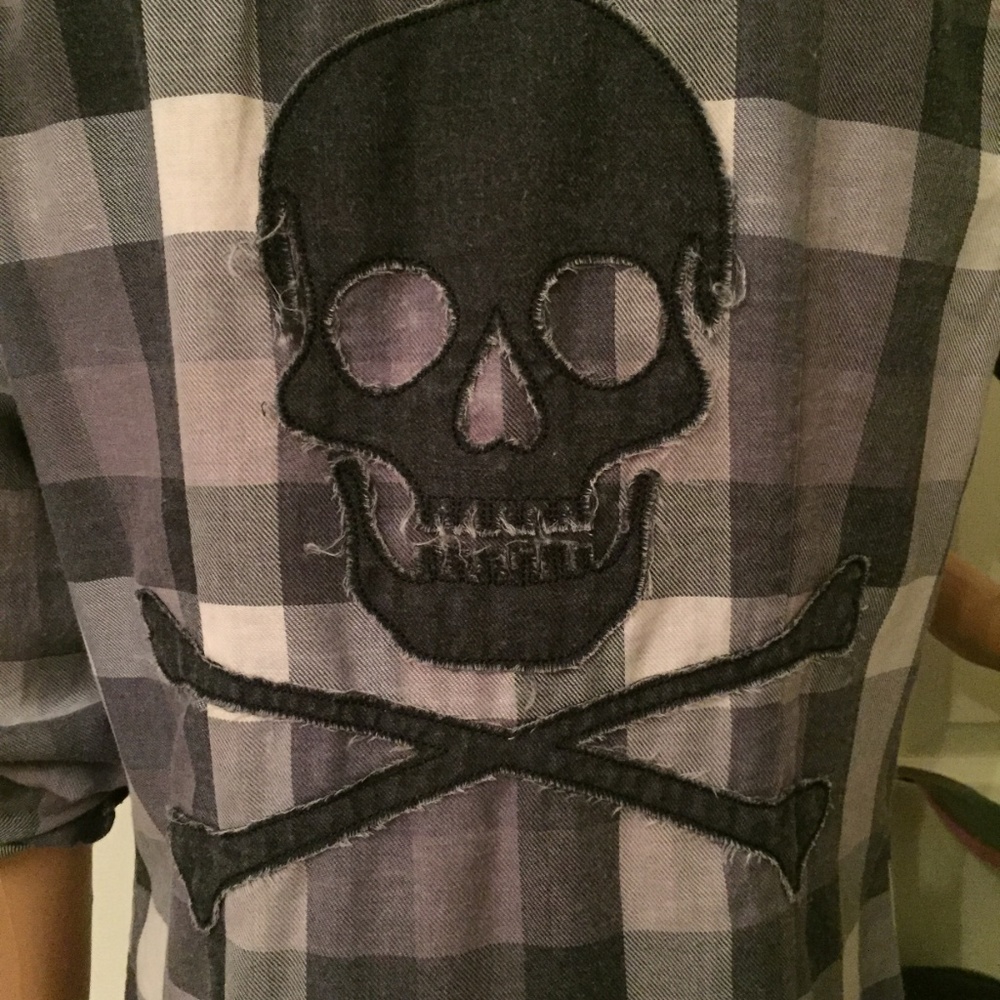 Hot Topic L/S plaid skull shirt